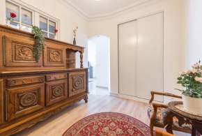 Appartement de charme avec vue sur place de la République